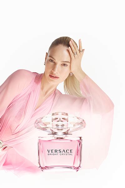 spot pubblicità bright crystal versace settembre 2019|Versace Commercial .